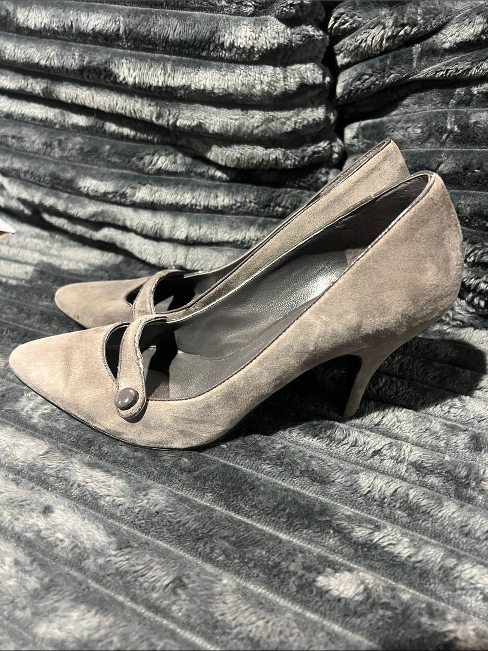 Banana Republic Gray Suede Mary Jane Pointed-Toe Pumps sz8